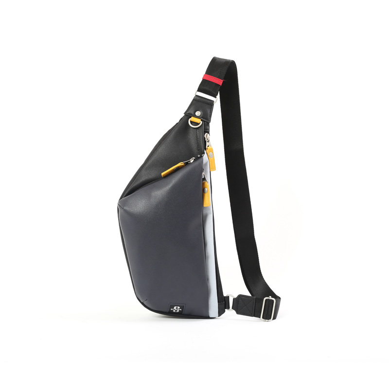 【EVANGELION x MOUSTACHE】ボディバッグ/渚カヲル